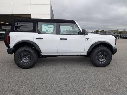 New 2025 Ford Bronco 4-Door w/ Sasquatch Package AWD/4WD image 3