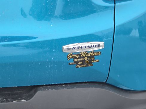 Used 2021 Jeep Renegade Latitude image 4