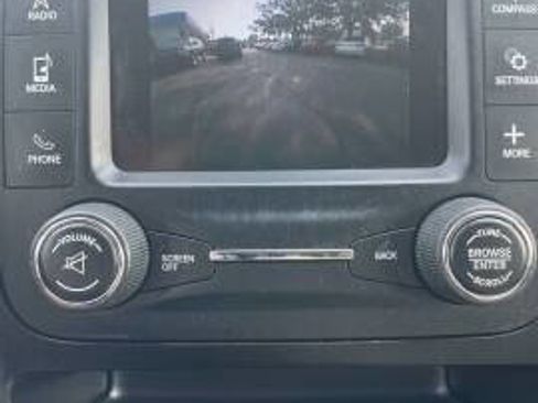 Used 2016 Jeep Cherokee Sport image 7