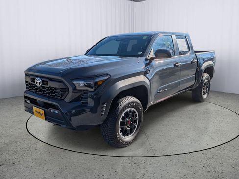 Used 2025 Toyota Tacoma TRD Off-Road image 6