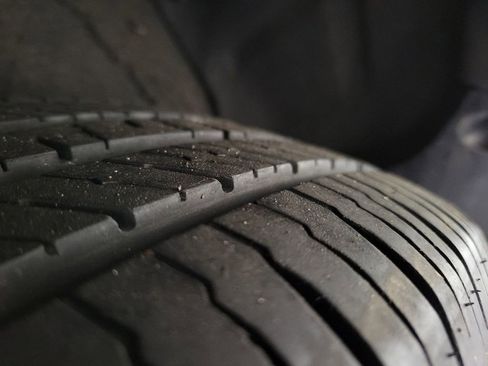 Used 2018 Toyota RAV4 LE image 11