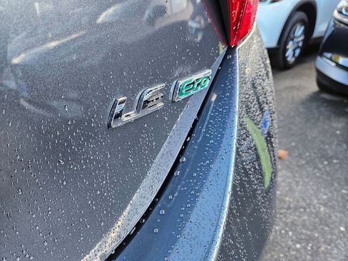 Used 2015 Toyota Corolla LE image 10