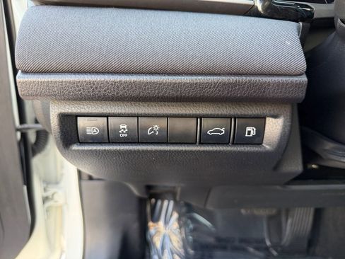 Used 2025 Toyota Camry LE image 31