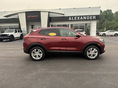 Used 2023 Buick Encore GX Preferred w/ Cold Weather Comfort Package AWD/4WD image 2