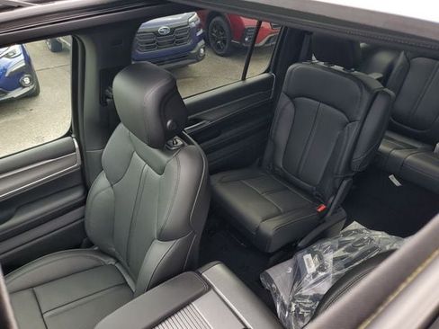 New 2026 Jeep Grand Wagoneer 4WD image 36