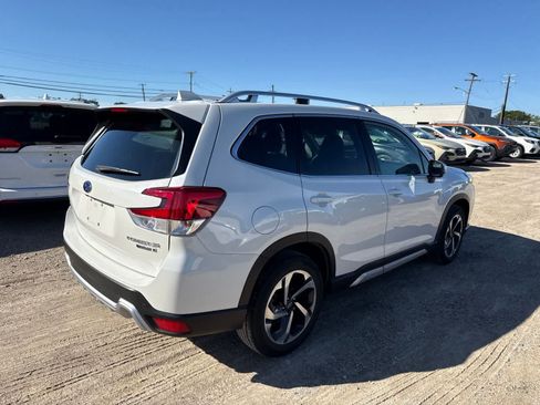 Used 2023 Subaru Forester Touring AWD/4WD image 3