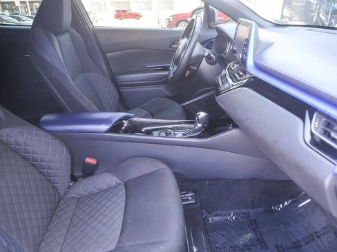 Used 2021 Toyota C-HR XLE FWD image 15