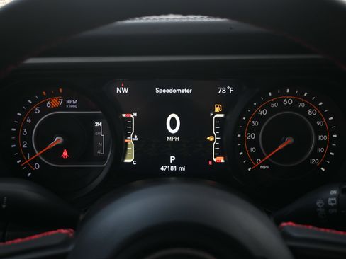 Used 2024 Jeep Wrangler Unlimited Rubicon w/ XTREMEE 35" Tire Package image 25