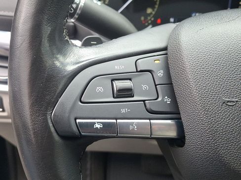 Used 2021 Cadillac XT4 Luxury w/ Cold Weather Package image 14