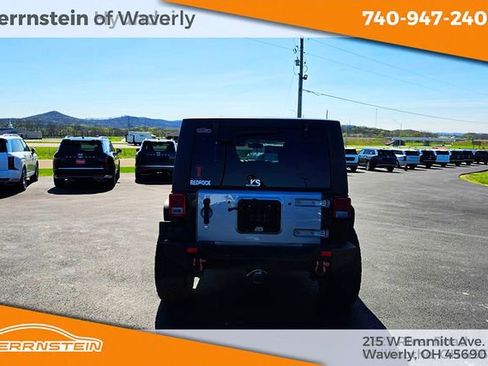 Used 2016 Jeep Wrangler Unlimited Rubicon w/ Connectivity Group AWD/4WD image 18