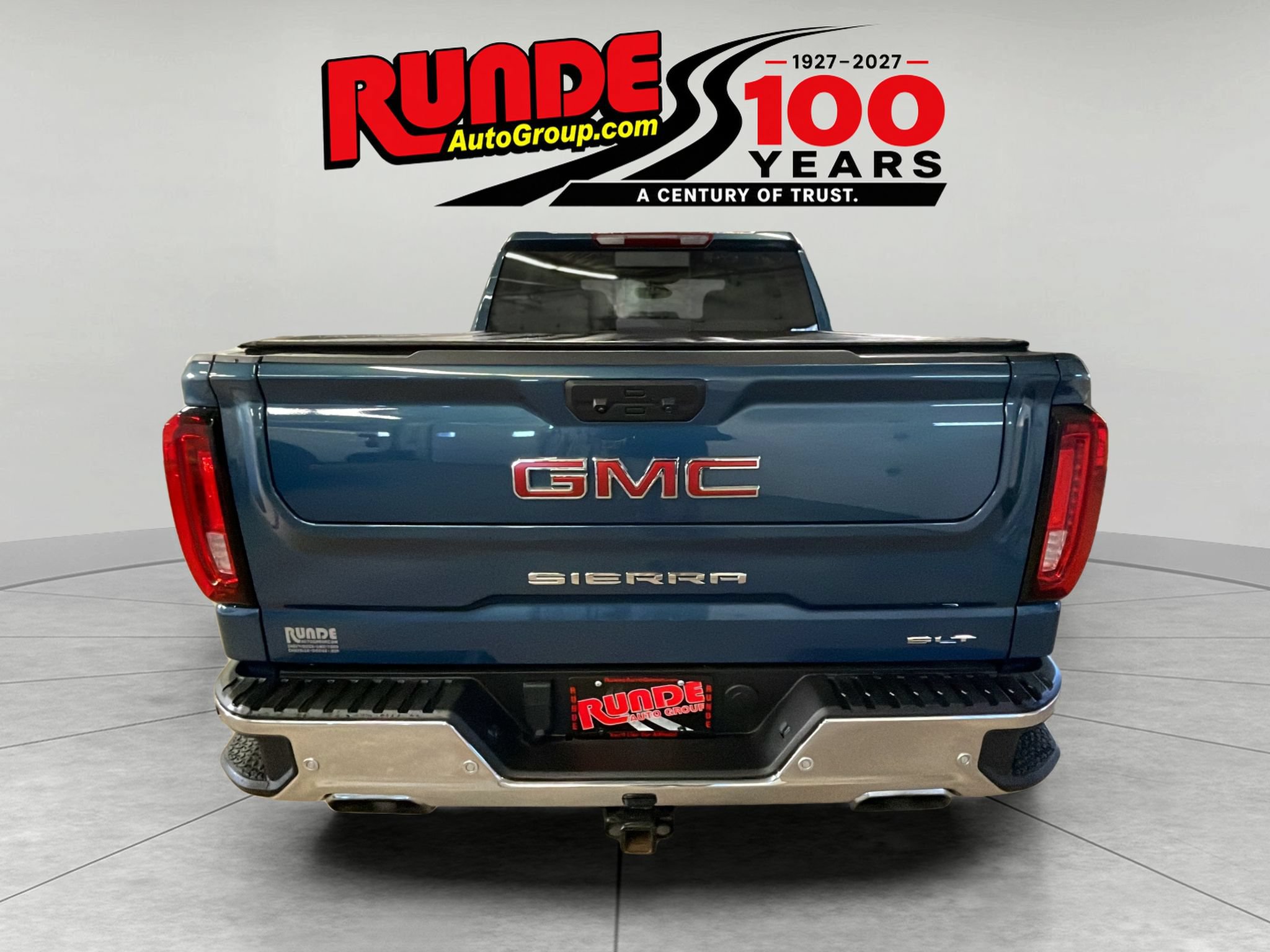 Used 2024 GMC Sierra 1500 SLT w/ SLT Premium Plus Package AWD/4WD image 4