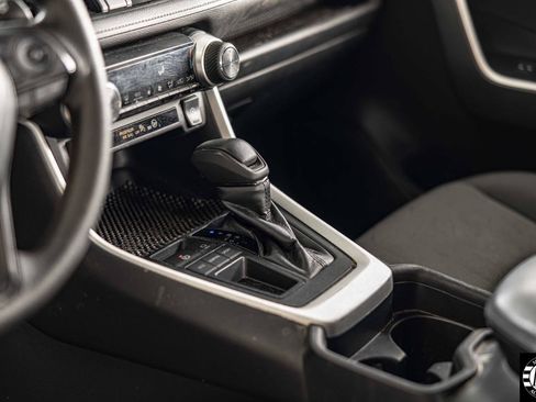 Used 2020 Toyota RAV4 XLE image 28