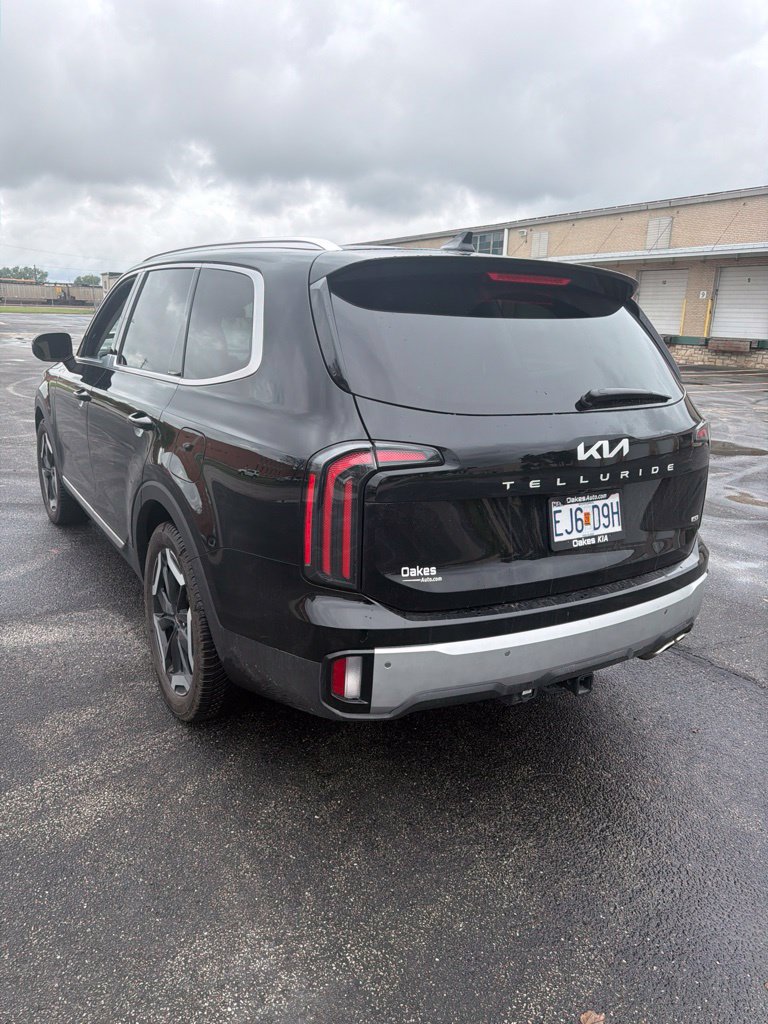 Certified 2024 Kia Telluride EX w/ EX Captain's Chair Package AWD/4WD image 6