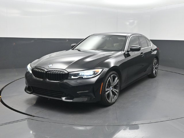 Used 2022 BMW 330i Sedan w/ Driving Assistance Package RWD image 2