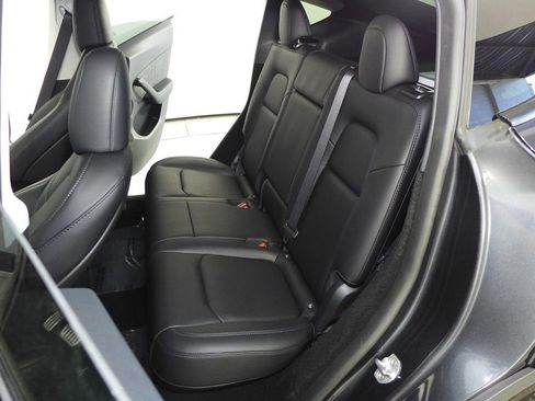 Used 2024 Tesla Model Y Performance image 21