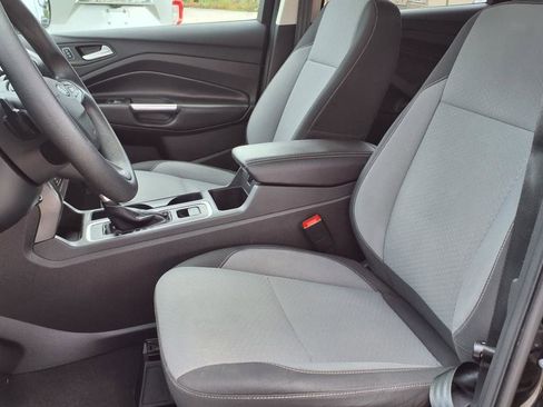 Used 2017 Ford Escape SE image 13