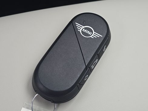 Used 2025 MINI Cooper S FWD image 27