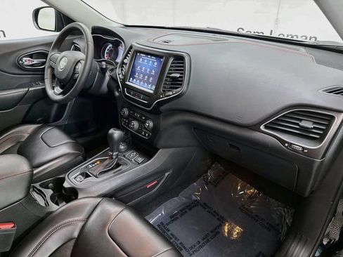 Used 2021 Jeep Cherokee Trailhawk w/ Comfort/Convenience Group AWD/4WD image 28
