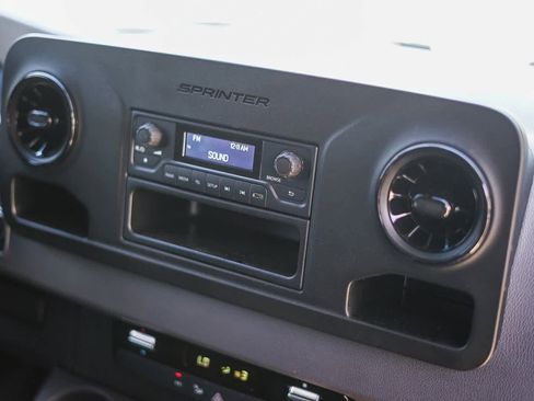 New 2024 Mercedes-Benz eSprinter 170 Cargo image 14