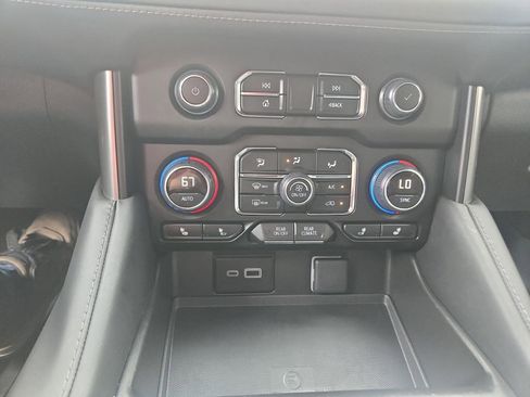 Used 2024 Chevrolet Tahoe LT w/ Luxury Package image 27