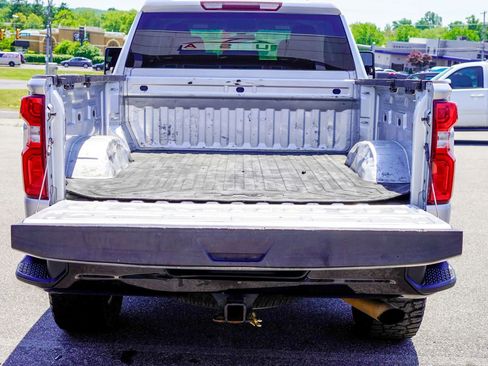 Used 2021 Chevrolet Silverado 2500 Custom w/ Custom Value Package AWD/4WD image 17
