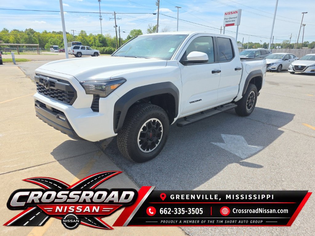 Used 2025 Toyota Tacoma TRD Off-Road AWD/4WD image 1