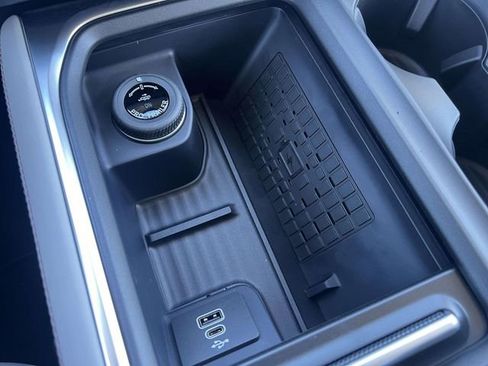 New 2025 Ford Expedition Max Active image 18