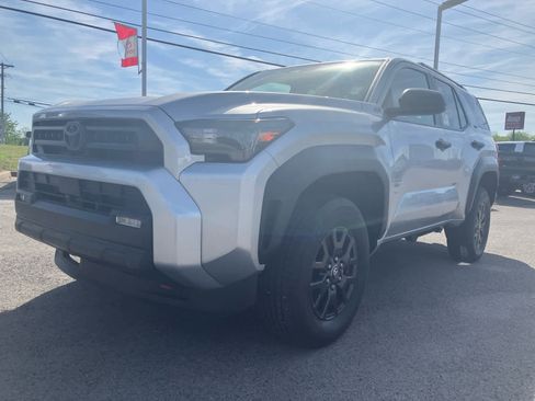 Used 2025 Toyota 4Runner SR5 image 4