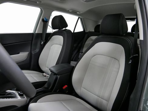 New 2025 Hyundai Venue SEL image 10