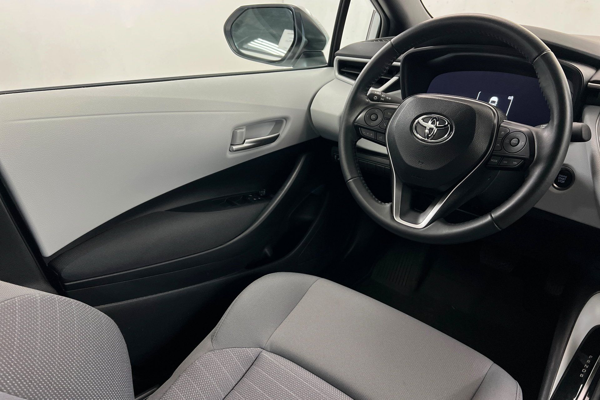 Certified 2026 Toyota Corolla SE w/ SE Package FWD image 12