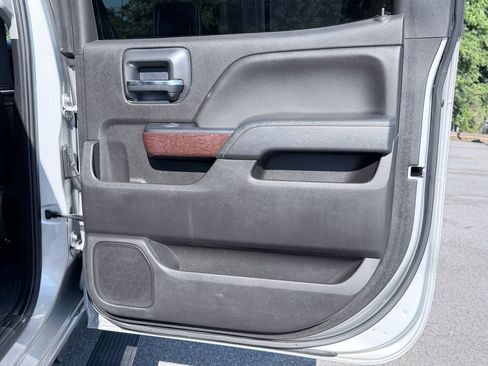 Used 2018 GMC Sierra 2500 SLT w/ Driver Alert Package AWD/4WD image 32