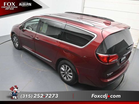 Used 2019 Chrysler Pacifica Touring-L Plus FWD image 33