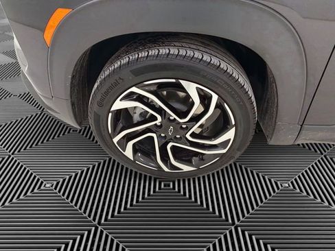 Used 2024 Chevrolet TrailBlazer RS w/ Convenience Package image 9