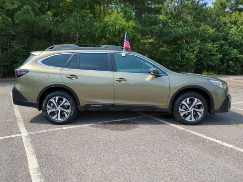 Used 2022 Subaru Outback Limited XT AWD/4WD image 3