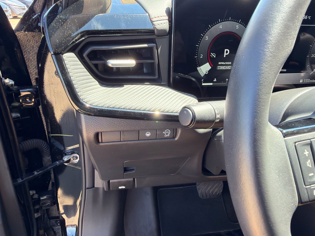 Used 2026 Nissan Kicks SR FWD image 28