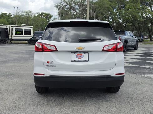 Used 2021 Chevrolet Equinox LS w/ LS Convenience Package FWD image 4