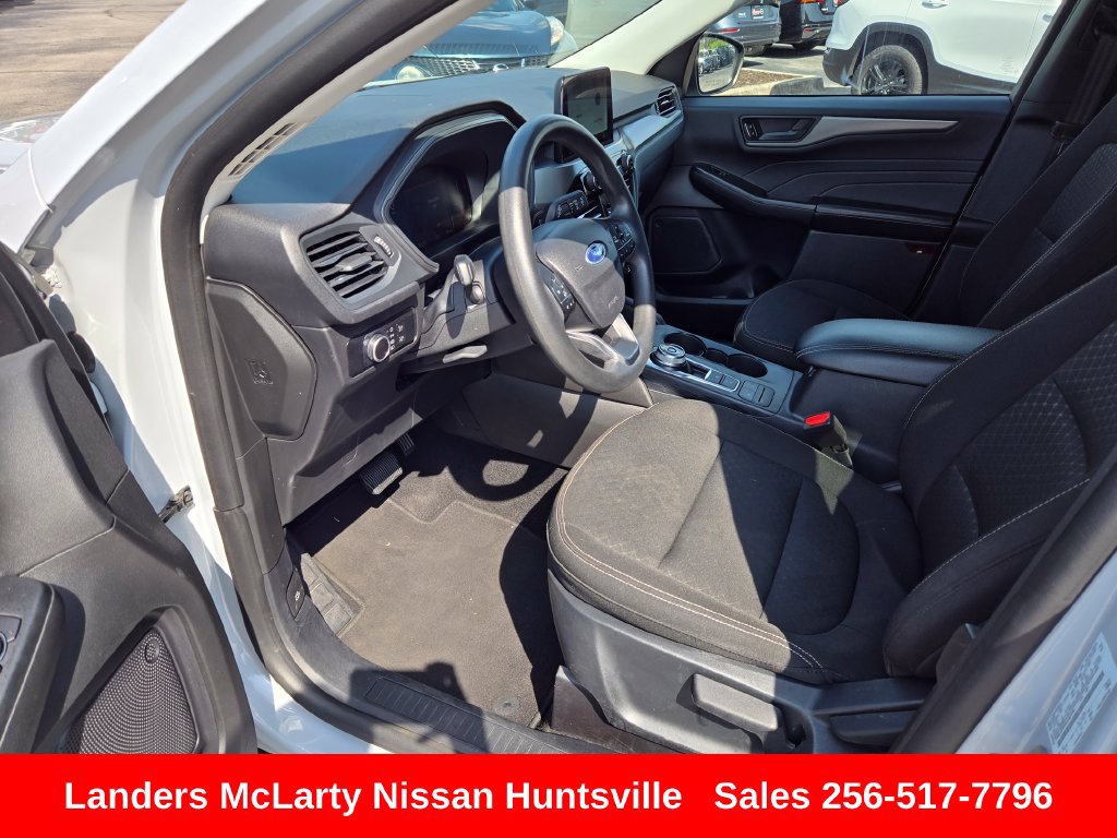 Used 2025 Ford Escape Active AWD/4WD image 17