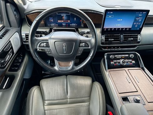 Used 2023 Lincoln Navigator Black Label image 17