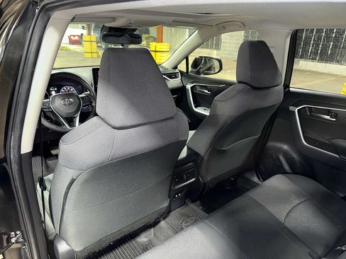 Used 2019 Toyota RAV4 XLE AWD/4WD image 27