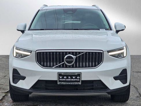 Certified 2025 Volvo XC40 B5 Core w/ Protection Package Premier image 8