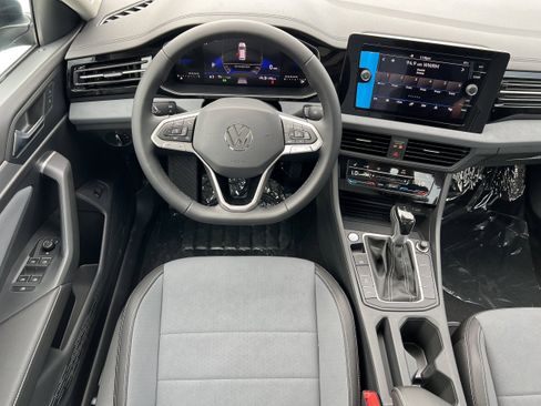 New 2025 Volkswagen Jetta SE image 15