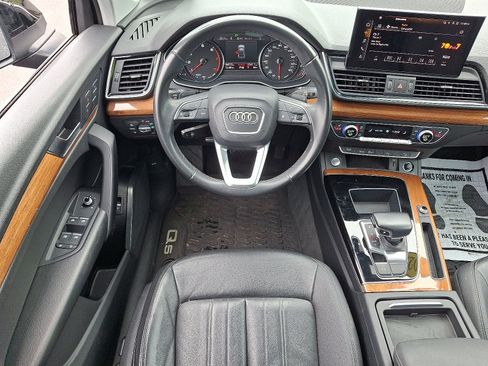 Used 2022 Audi Q5 2.0T Premium w/ Convenience Package AWD/4WD image 11