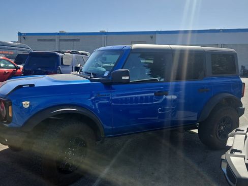 Certified 2024 Ford Bronco Wildtrak AWD/4WD image 5