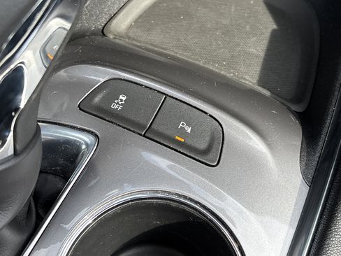 Used 2024 Chevrolet Malibu LT FWD image 20