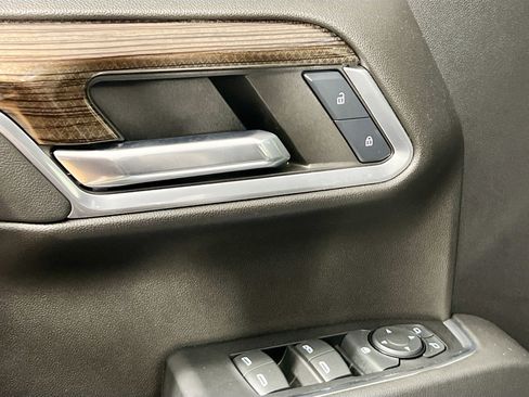 Used 2024 Chevrolet Silverado 1500 LT RWD image 16