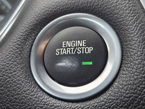 Used 2023 Chevrolet Traverse LT image 54