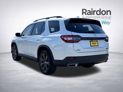 Certified 2025 Honda Pilot Sport image 5