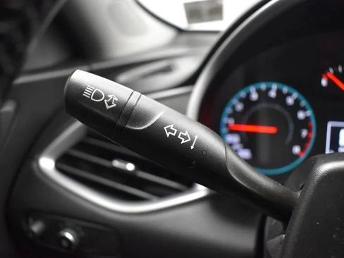 Used 2020 Chevrolet Malibu RS image 25