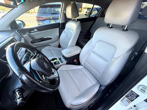 Used 2022 Kia Sportage EX w/ EX Technology Package image 25