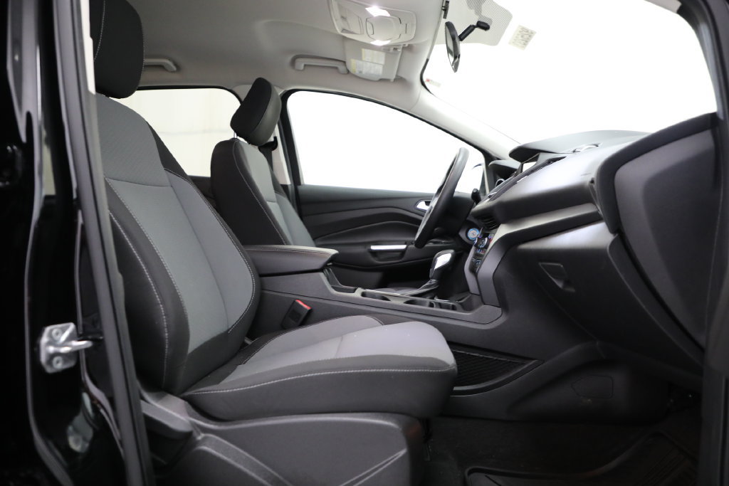 Used 2018 Ford Escape SE w/ SE Sync 3 Package AWD/4WD image 15